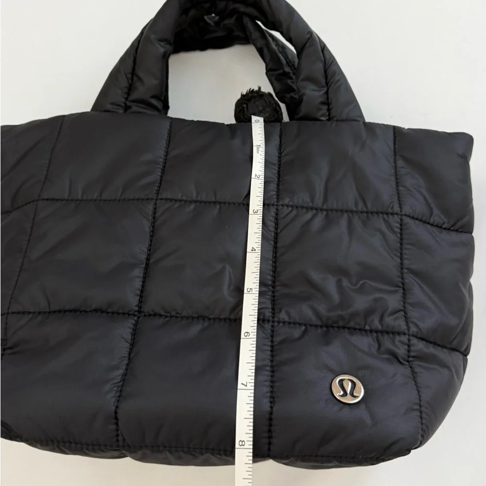 Lululemon Quilted Grid Small Tote, Black - Picture 15 of 16